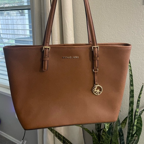 Michael kors tote - Picture 3 of 6